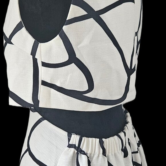 7 Abstract Graffiti Print Cut Out Sleeveless Dress - Picture 2 of 4